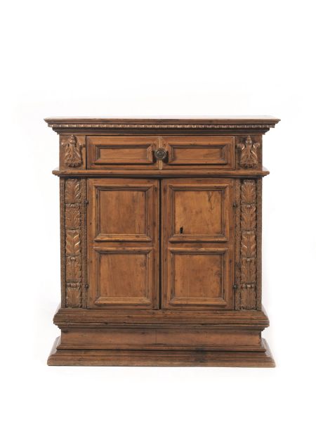 PICCOLA CREDENZA, ITALIA CENTRALE, INIZI SECOLO XVII&nbsp;&nbsp;&nbsp;&nbsp;&nbsp;&nbsp;&nbsp;&nbsp;&nbsp;&nbsp;&nbsp;&nbsp;&nbsp;&nbsp;&nbsp;&nbsp;&nbsp;&nbsp;&nbsp;&nbsp;&nbsp;&nbsp;&nbsp;&nbsp;&nbsp;&nbsp;&nbsp;&nbsp;