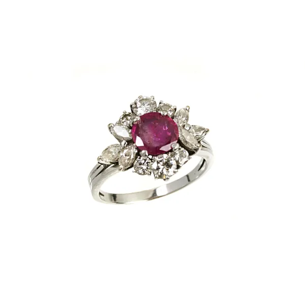



RUBY AND DIAMOND RING IN 18KT WHITE GOLD