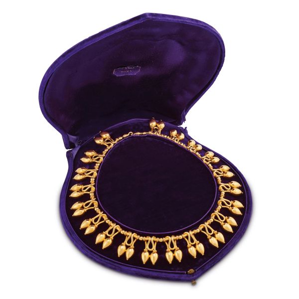 COLLIER