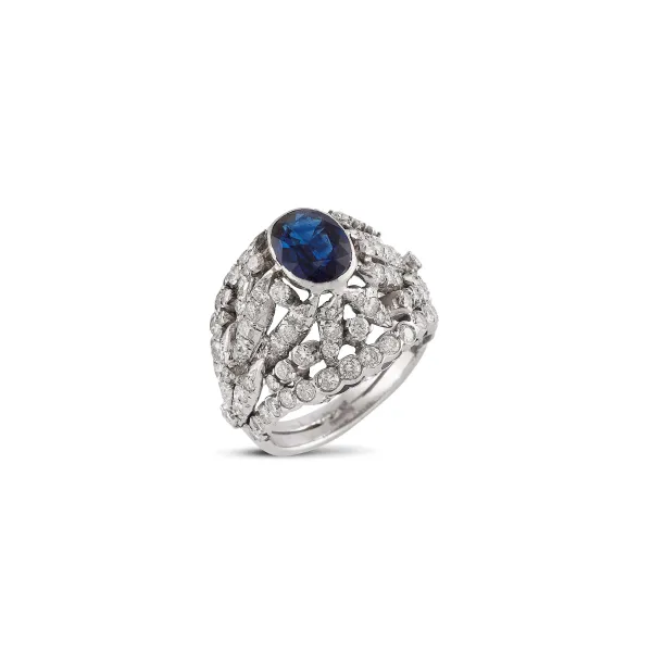 



SAPPHIRE AND DIAMOND DOME RING IN 18KT WHITE GOLD