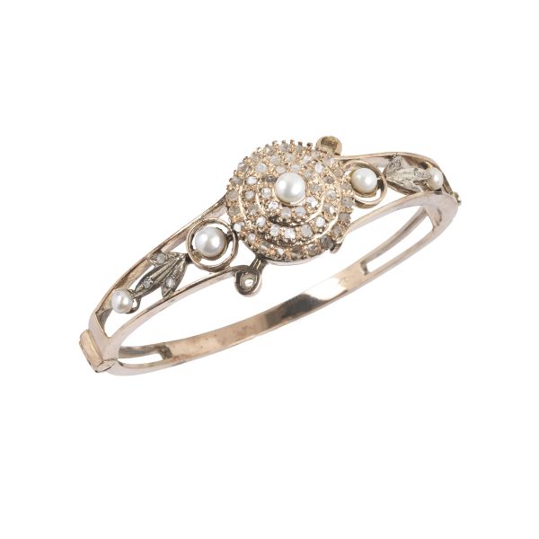PEARL AND DIAMOND BANGLE BRACELET IN 12KT TWO TONE GOLD