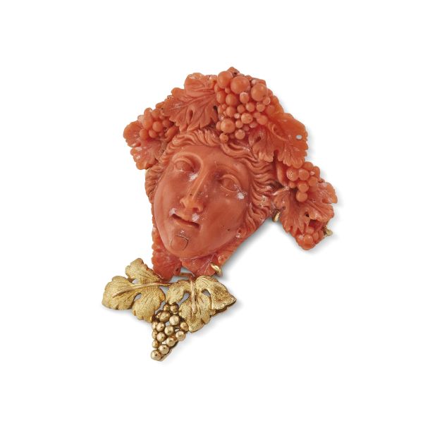 BACCHUS CORAL BROOCH IN 18KT YELLOW GOLD