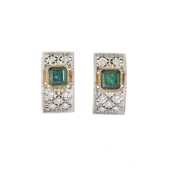 



EMERALDS AND DIAMONDS EARINGS IN 18KT GOLD