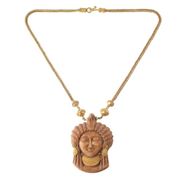 ARCHAEOLOGICAL STYLE NECKLACE IN 18KT YELLOW GOLD AND WOOD