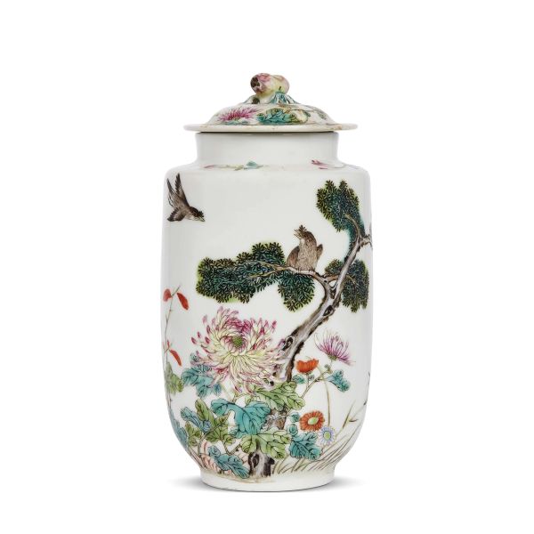 A VASE WITH LID, CHINA, HONGXIAN PERIOD 1916