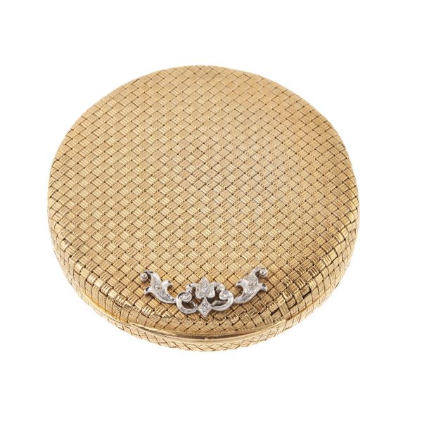 



POWDER CASE WITH DIAMONDS