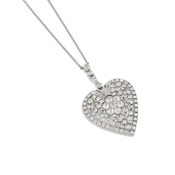 18KT WHITE GOLD NECKLACE WITH A HEART SHAPED DIAMOND PENDANT IN PLATINUM