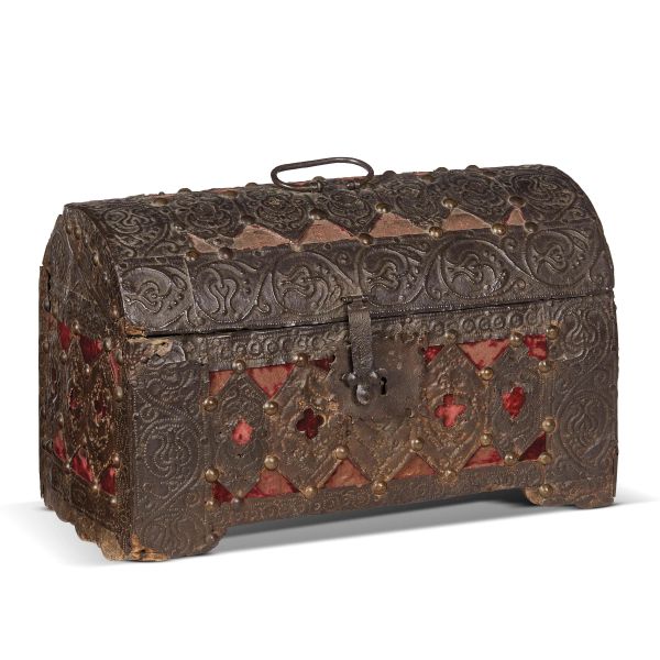 



A NORTHERN ITALY CASKET, 17TH CENTURY