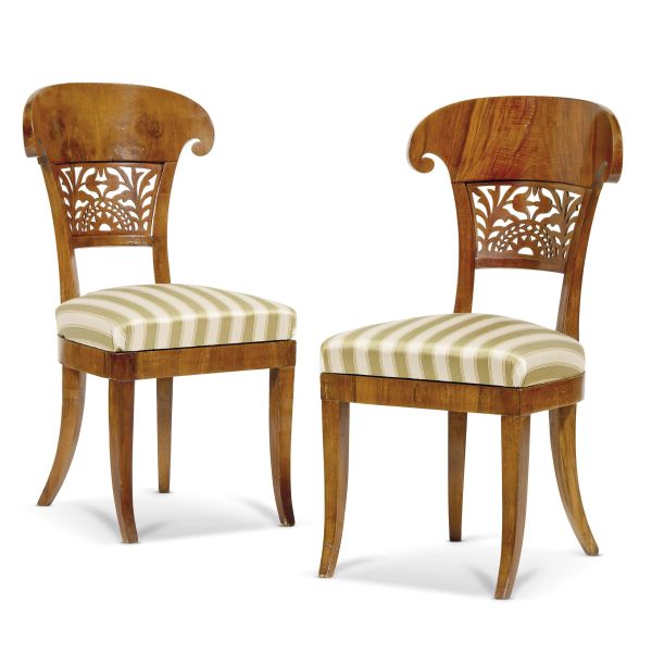 A PAIR OF VENETIAN CHAIRS, 18TH CENTURY