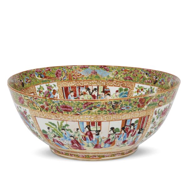 A LARGE BOWL, CHINA, QING DYNASTY, 19TH CENTURY