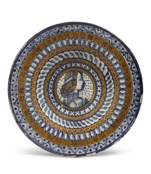 



A DISH, FAENZA, LATE 15TH - EARLY 16TH CENTURY