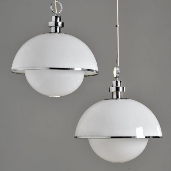 



COPPIA DI LAMPADARI 