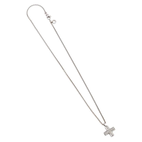 BULGARI COLLANA CON PENDENTE A CROCE
