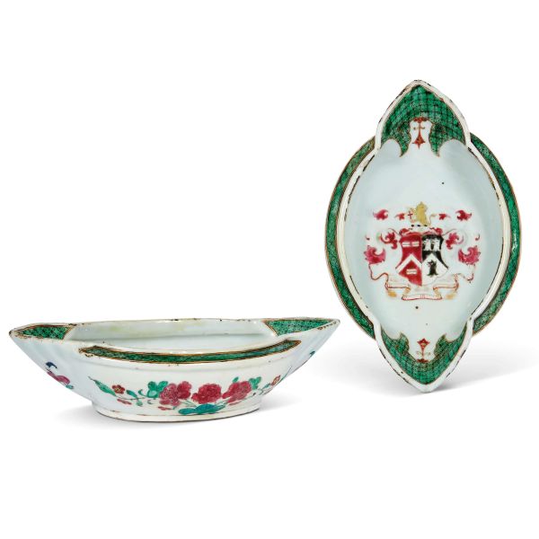 



PAIR OF OVAL ARMORIAL SAUCEBOATS, CHINA, QING DYNASTY, 18TH CENTURY