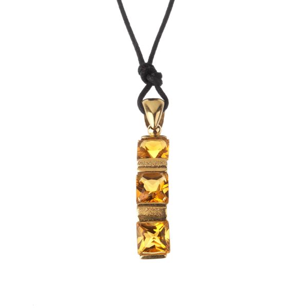 



SEMIPRECIOUS STONE PENDANT IN 18KT YELLOW GOLD