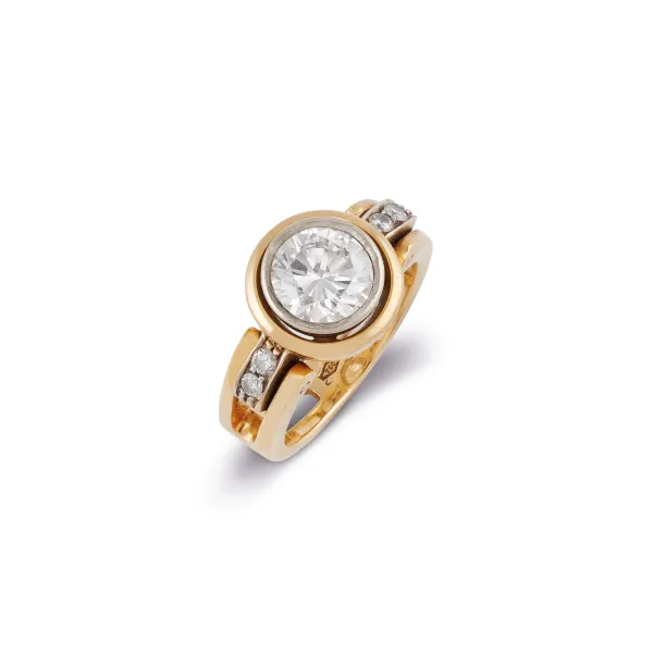 



DIAMOND RING IN 18KT TWO TONE GOLD