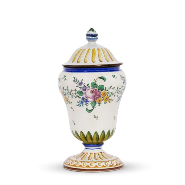 A FERNIANI VASE WITH LID, FAENZA, SECOND HALF 18TH CENTURY