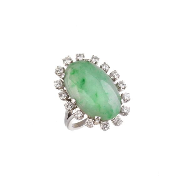 JADE AND DIAMOND RING IN 18KT WHITE GOLD