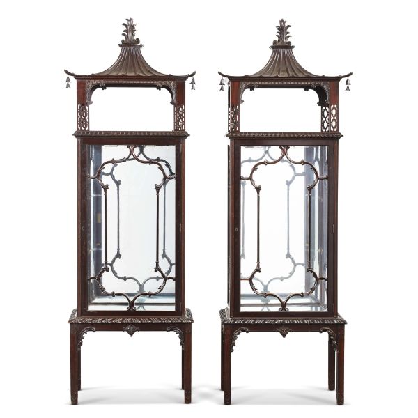 A PAIR OF SHOWCASES, CHINA, QING DYNASTY, 19TH CENTURY