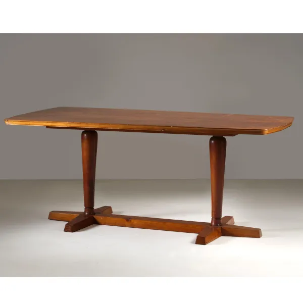 



WOODEN TABLE 