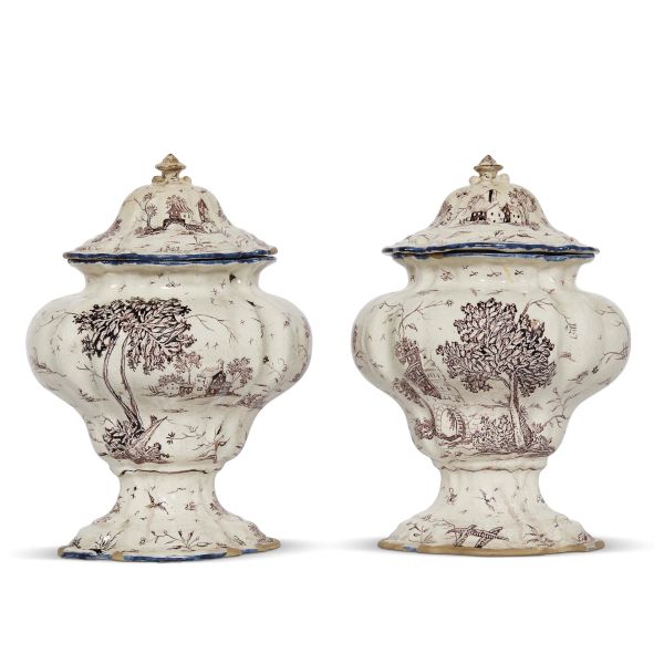 A PAIR OF VASES WITH LID, LIGURIA, PROBABLY SAVONA, SECOND HALF 18TH CENTURY