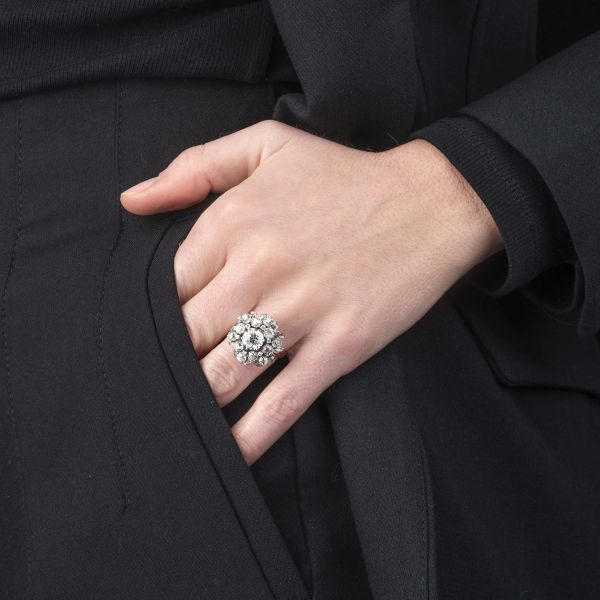 ANELLO FLOREALE CON DIAMANTI