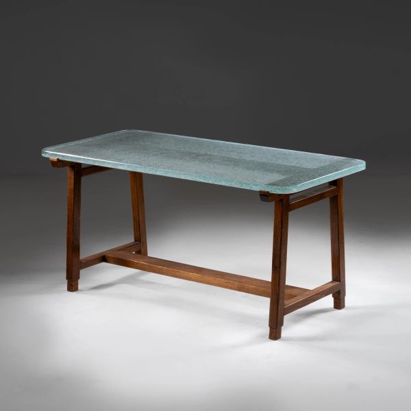 



LOW TABLE, WOODEN STRUCTURE, GLASS TOP