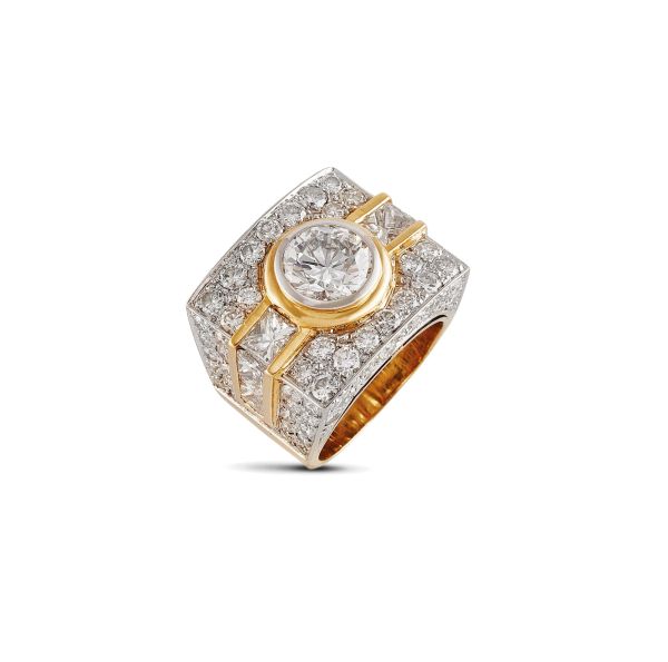 



ANELLO A FASCIA CON DIAMANTI