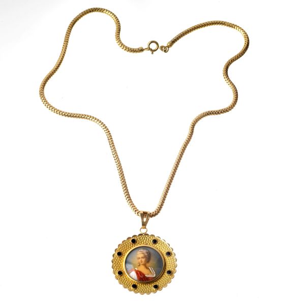 TUBOLAR NECKLACE WITH A PENDANT IN 18KT YELLOW GOLD