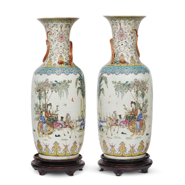 A PAIR OF VASES, CHINA, QING DYNASTY, 19TH CENTURY