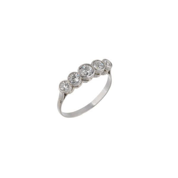 DIAMOND RIVIERE RING IN 18KT WHITE GOLD