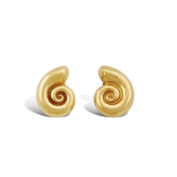 LALAOUNIS SHELL SHAPED EARRINGS IN 18KT YELLOW GOLD