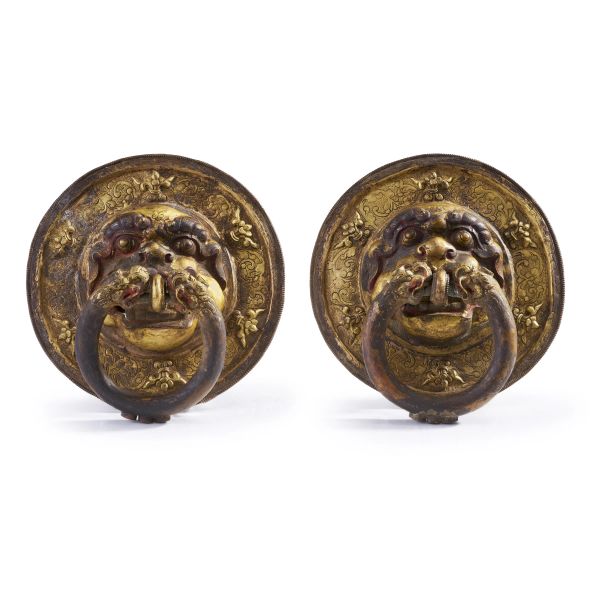 



A PAIR OF GILT-BRONZE DOOR HANDLES, CHINA, 18TH-19TH CENTURY 