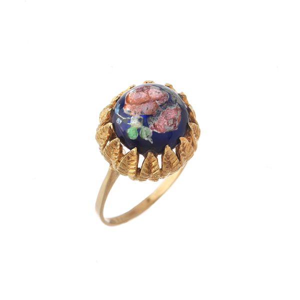 



ENAMELLED DOMED RING IN 18KT YELLOW GOLD 