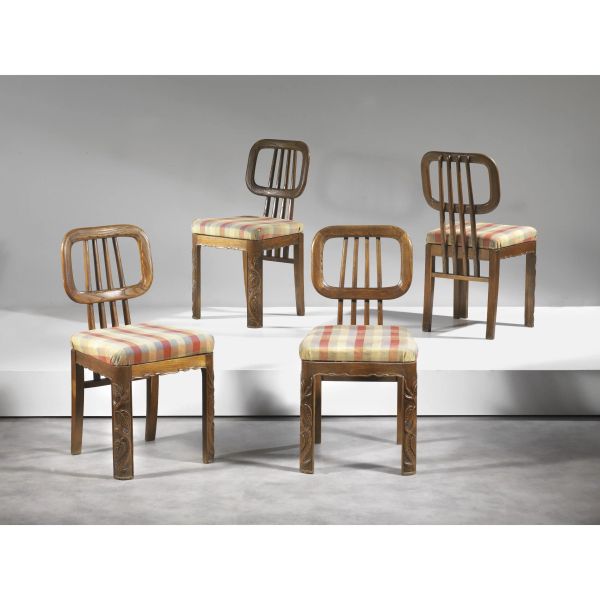 FOUR CHAIRS, WOODEN STRUCTURE, CHECKED FABRIC UPHOLSTERY