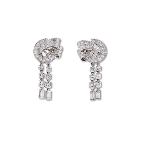 



DIAMOND DROP EARRINGS IN 18KT WHITE GOLD