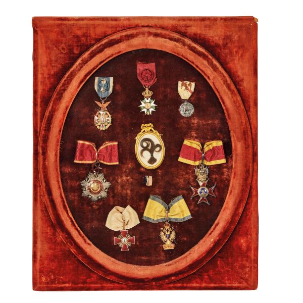 ASSORTIMENTO DI ONOREFICENZE E DECORAZIONI, RUSSIA, AUSTRIA, FRANCIA E TURCHIA, SECOLO XIX E XX