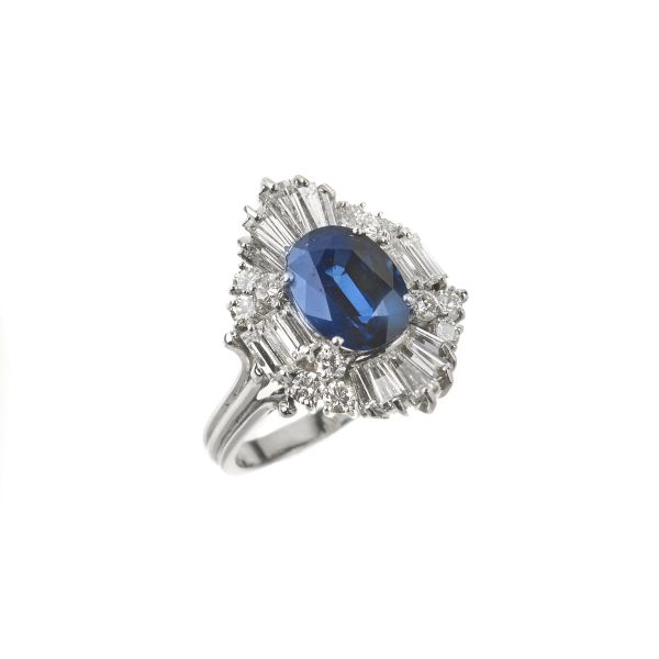 



ANELLO CON ZAFFIRO E DIAMANTI