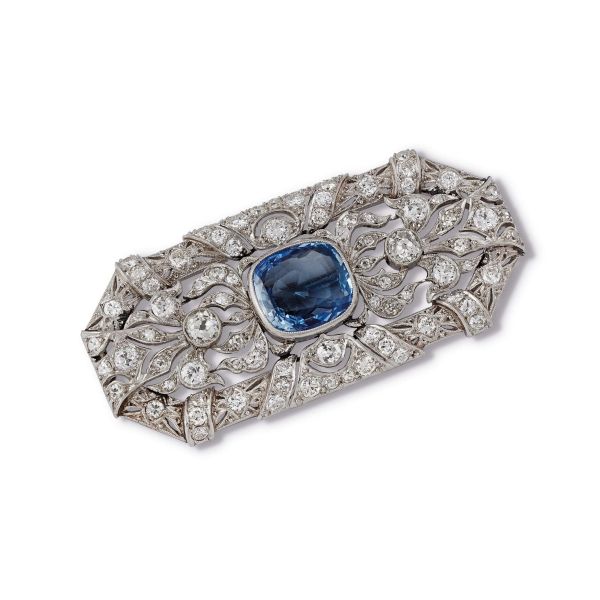 



SAPPHIRE AND DIAMOND BROOCH IN PLATINUM