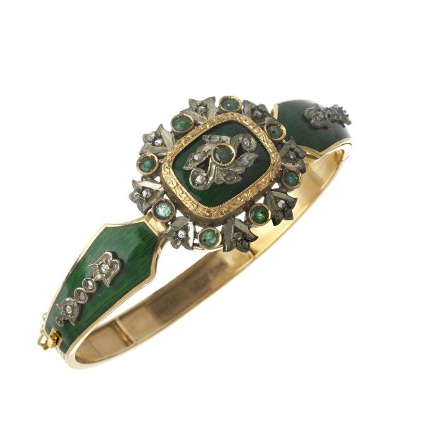EMERALD AND DIAMOND BANGLE BRACELET IN GOLD AND SILVER