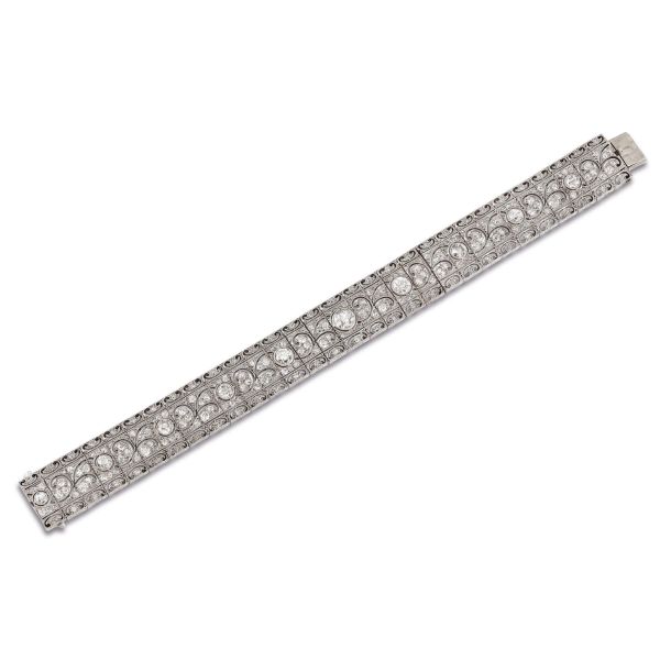 



BRACCIALE A FASCIA CON DIAMANTI