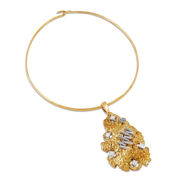 



MASSONI CHOCKER WITH A DIAMOND PENDANT IN 18KT TWO TONE GOLD