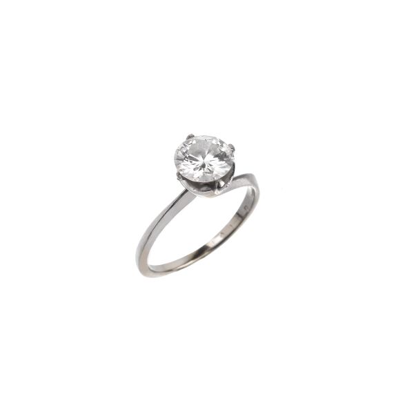 



DIAMOND SOLITAIRE RING IN 18KT WHITE GOLD