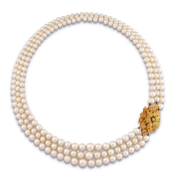 Buccellati - 



BUCCELLATI PEARL NECKLACE