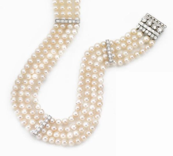  Collana in perle, oro bianco e diamanti 