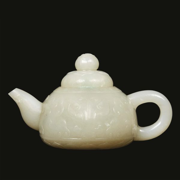 A TEAPOT, CHINA, QING DYNASTY, 19TH       CENTURY