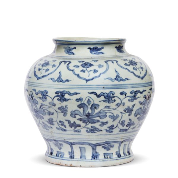 A VASE, CHINA, MING DYNASTY, 16TH-17TH CENTURIES