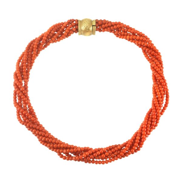 TORCHON CORAL NECKLACE