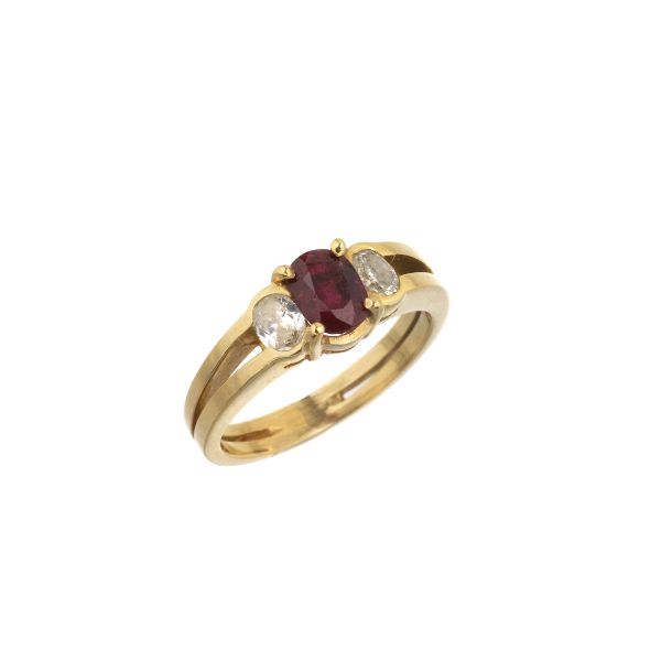 RUBY AND DIAMOND RING IN 18KT YELLOW GOLD