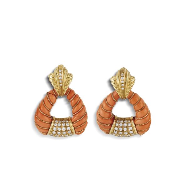CORAL AND DIAMOND DROP EARRINGS IN 18KT YELLOW GOLD